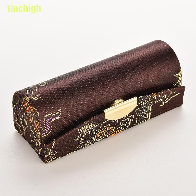 [Hàng mới về] Hộp đựng son môi thêu hình hoa cổ điển