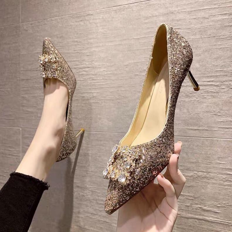 RẺ NHẤT SHOPEE giày cao gót nữ mũi nhọn bling kim tuyến lấp lánh đính logo hạt gót nhọn quảng châu