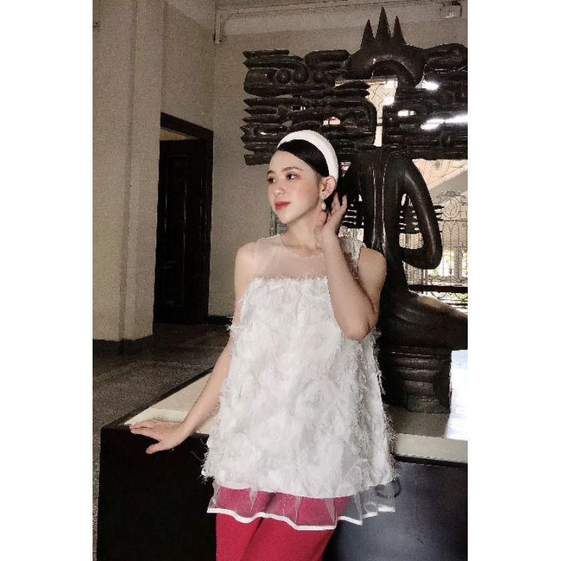 ÁO TRẮNG PHỐI ĐÔ LƯỚI TRẮNG