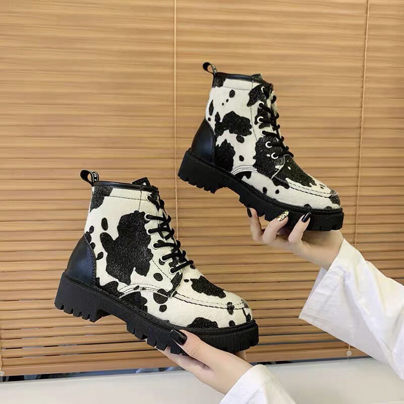 [Mã FASHIONGREEN15 giảm 10% tối đa 30k đơn từ 99k] (ORDER) Giày boots (bốt) bò sữa độc lạ cực chất ulzzang Hàn Quốc B66 | BigBuy360 - bigbuy360.vn