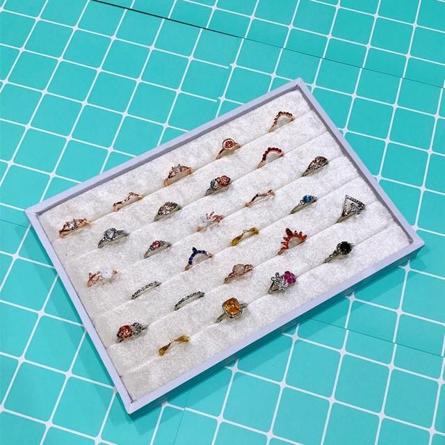 Khay đựng nhẩn bọc nhung