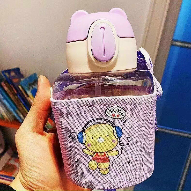 Bình Nước 600ml Cho Bé Đi Học - Kèm Ống Hút Và Túi Vải