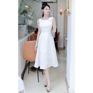 Đầm Trắng Hở Lưng