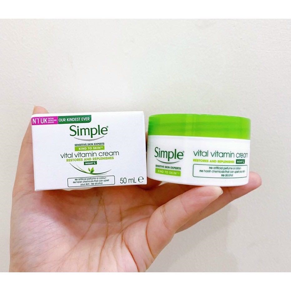 Kem Dưỡng Da simple Ban Đêm ban ngày Kind To Skin Vital Vitamin Day Night Cream 50ml.