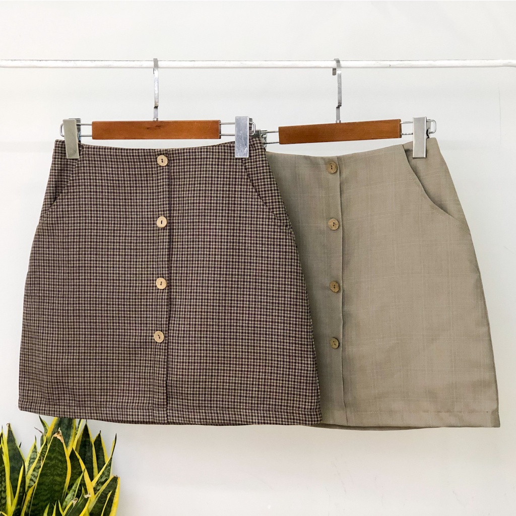 Chân váy có quần lót trong Vintage nút gỗ.