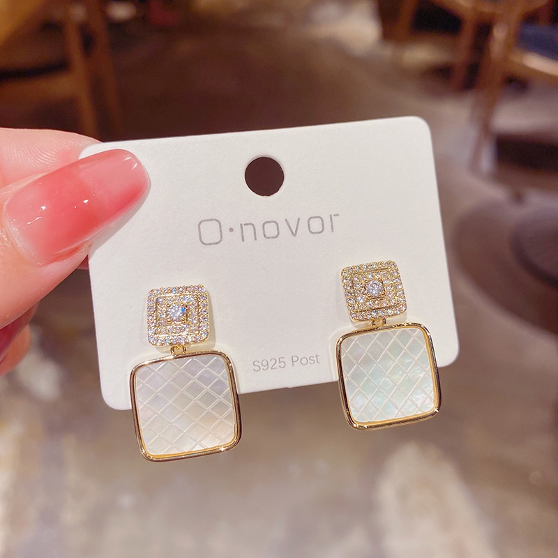 Bông Tai Đính Đá Thời Trang Thu Đông Kiểu Dáng Mới 2022