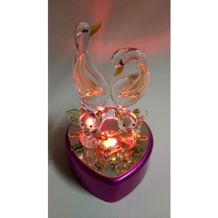 Đèn trang trí hình thiên nga bằng thủy tinh