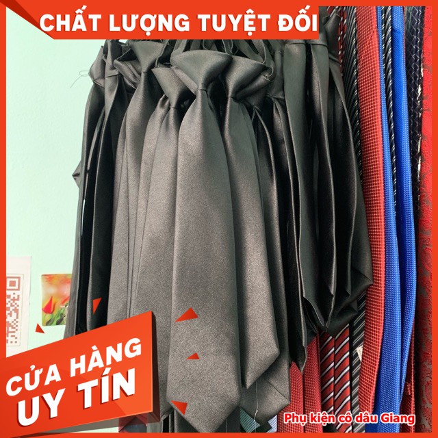 <TP>Cà vạt nam (nữ) thắt sẵn dây thun - cà vạt nữ sinh- Cavat sinh viên