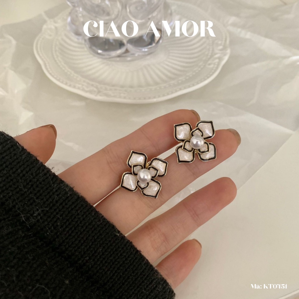 KT0451-Khuyên tai nữ, Bông tai nữ bạc 925 hoa cúc 4 cánh viền đen sang trọng đi tiệc Trang sức Ciao Amor