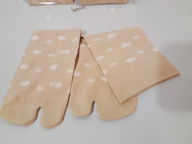 Vớ  ngắn nữ VNXK màu da họa tiết hoa nhí