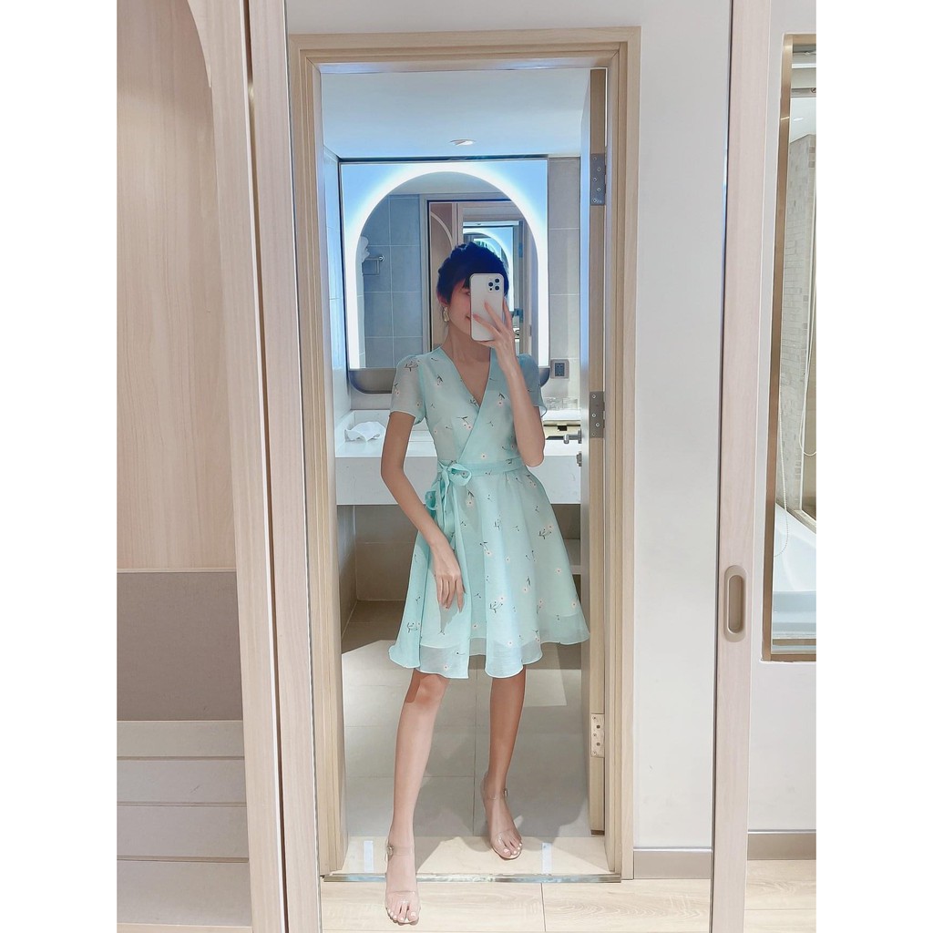 Đầm đi biển, dáng wrap màu xanh biển họa tiết đủ 4 size e-1226 | BigBuy360 - bigbuy360.vn