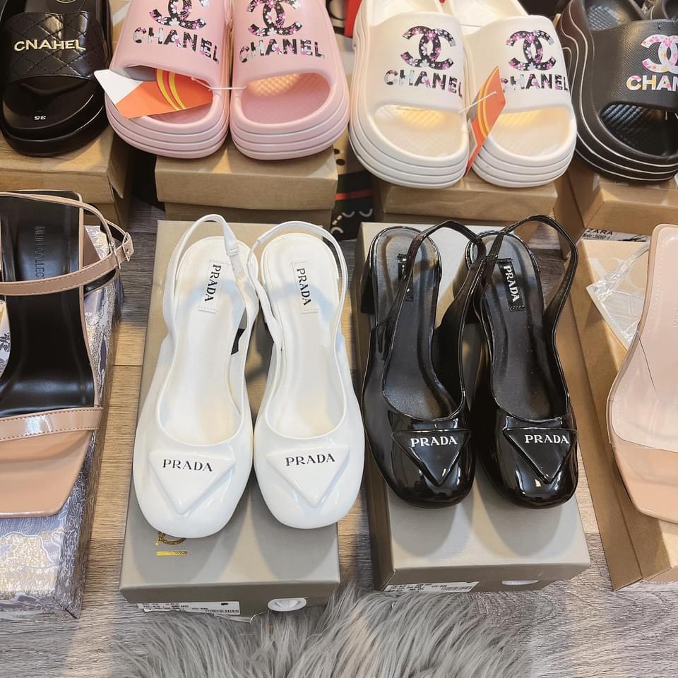 Sandal da bóng mũi vuông khuy tam giác nổi gót trụ thấp - 3P
