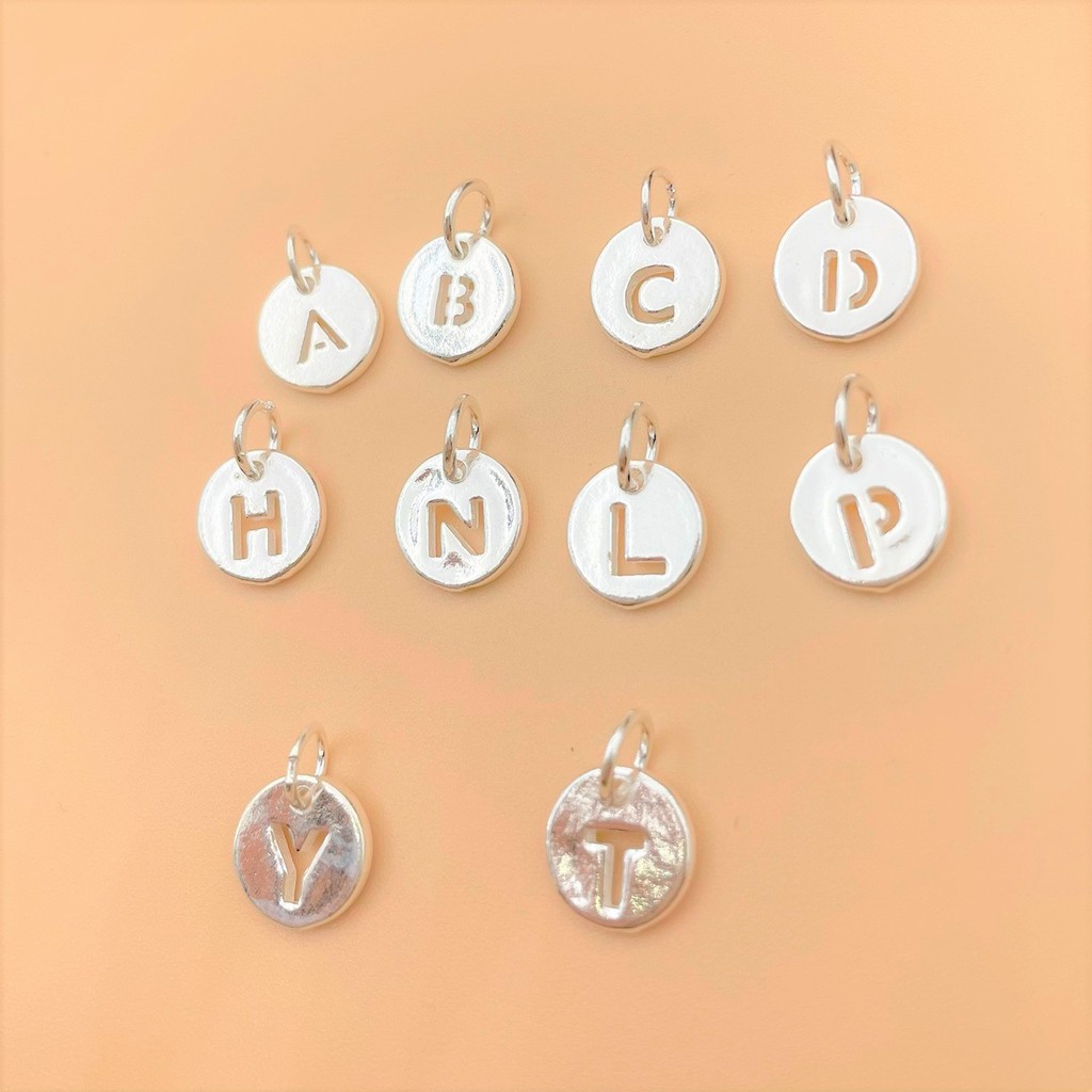 Charm chữ cái có móc treo charm hình tròn chữ in hoa - Charm Bạc 925 - CB398