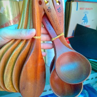 Muỗng gỗ múc cảnh hoặc bới cơm