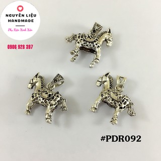 Charm ngựa đính đá trắng - PDR092