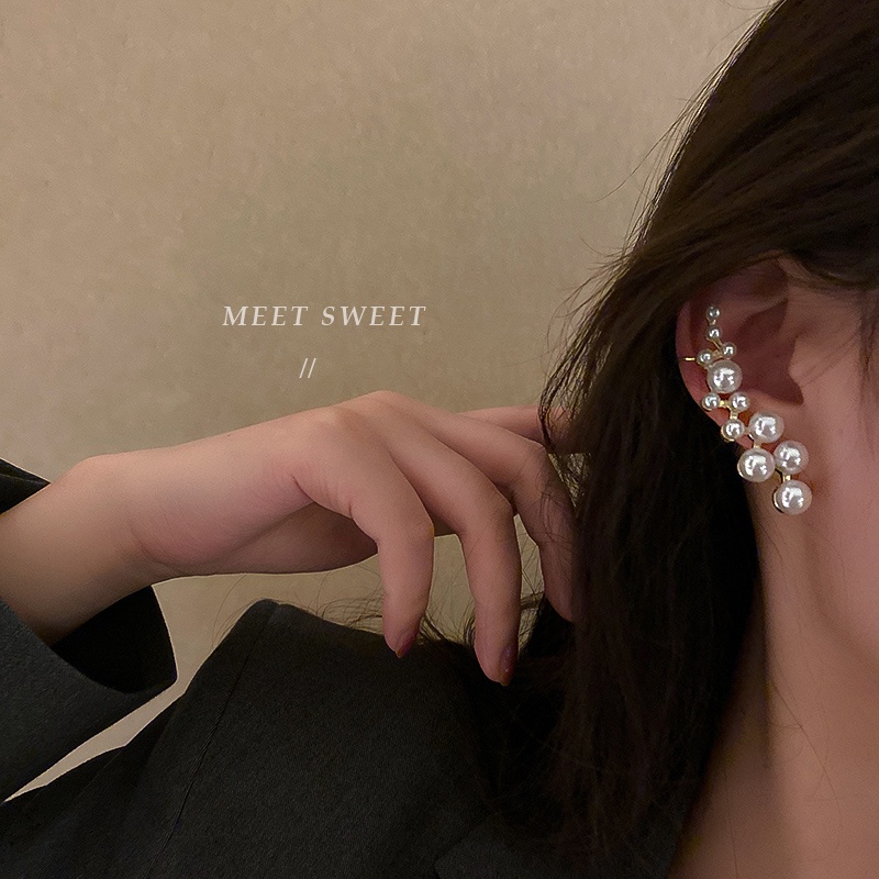 Đôi Khuyên Tai Kẹp Vành Tai Không Đối Xứng Đính Ngọc Trai Thời Trang Hàn Quốc Cho Nữ