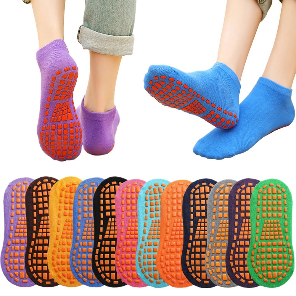 Đôi vớ thể thao bằng vải cotton thoáng khí mềm mại chống trượt tiện dụng