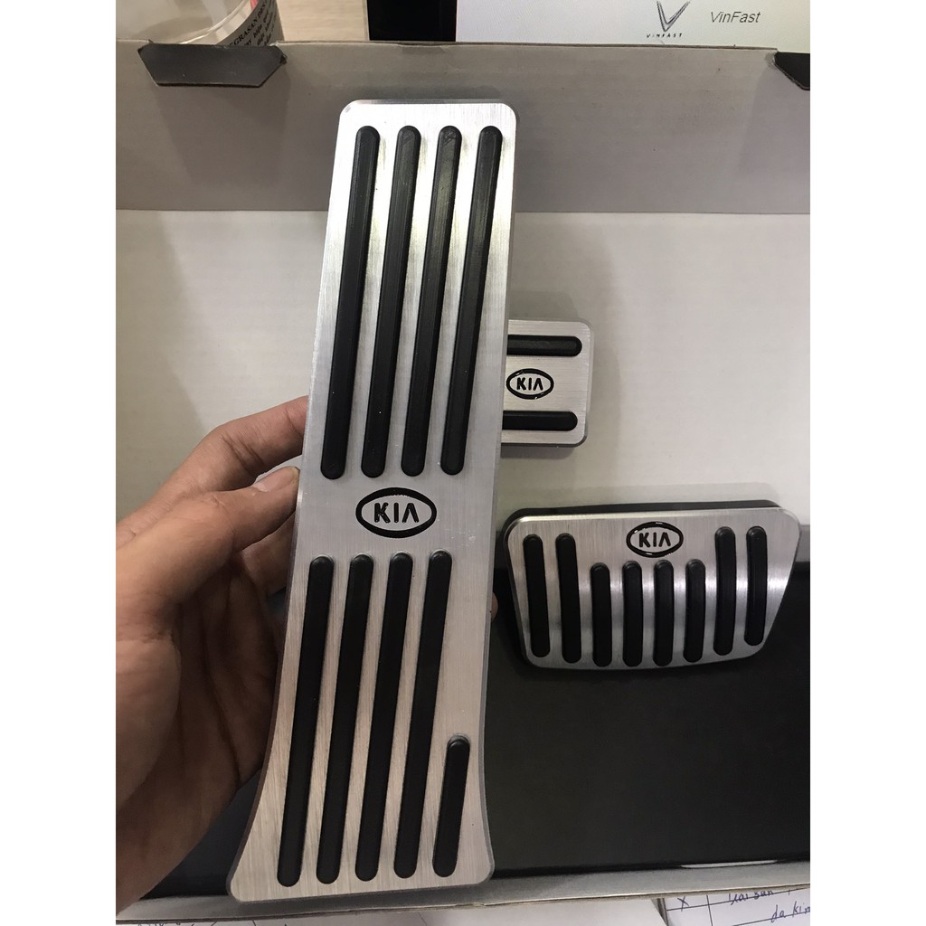Ốp chân ga, chân phanh xe Kia Sorento, Kia Rondo, Kia Sportage 22, Hàng Inox cao cấp