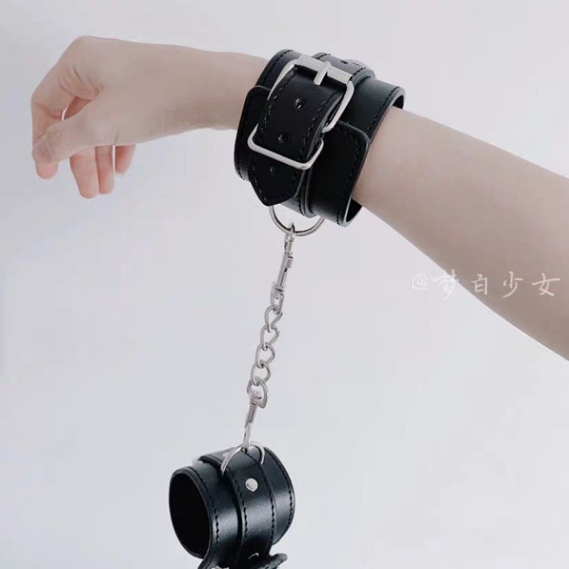 Còng tay da hàng đẹp lót lông vũ | BigBuy360 - bigbuy360.vn