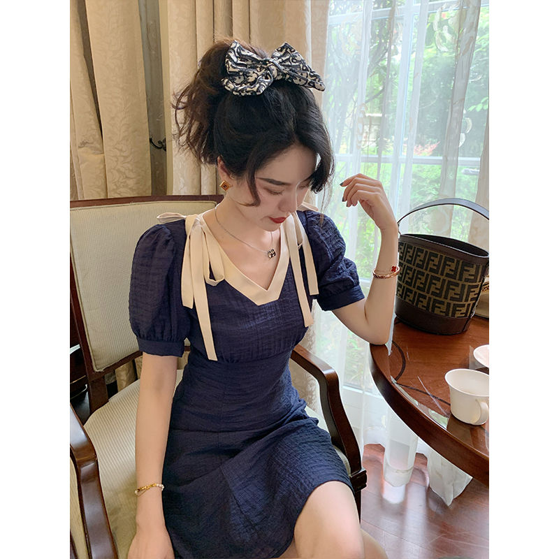 Đầm maxi đính nơ màu trơn thời trang mùa hè nữ tính | BigBuy360 - bigbuy360.vn