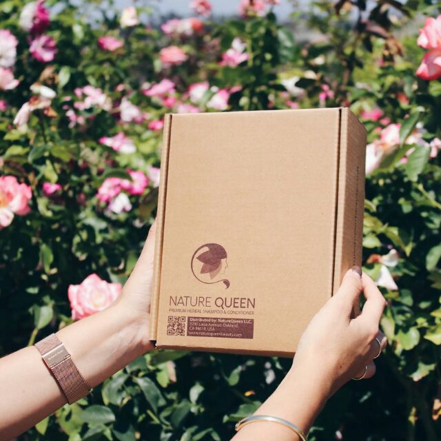 Combo dầu gội, sữa tắm Nature Queen.