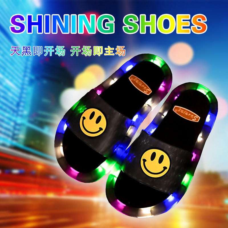 Dép Dạ Quang. Dép Có Đèn LED Phát Sáng Hình Mặt Cười Phiên Bản Cao Cấp Cho Người Lớn Trẻ Em