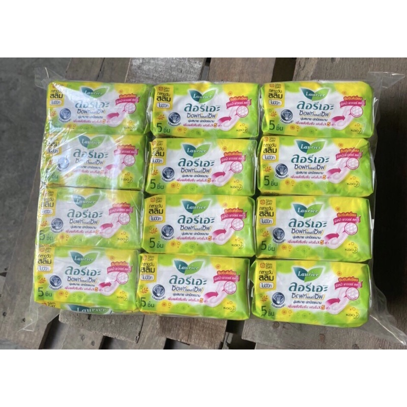 Sét băng vệ sinh Laurier 12 gói ban ngày