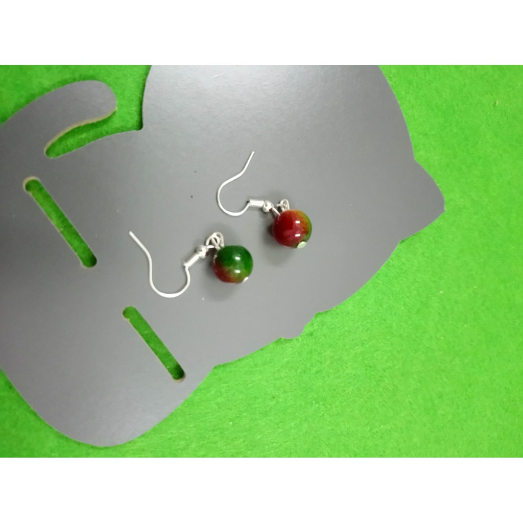 Bông tai sơn thủy đẹp. chất liệu kim loại. hàng y hình nhe các bạn , hình shop tự chụp. giá 1 đôi chỉ 29.000đ / 1 đôi