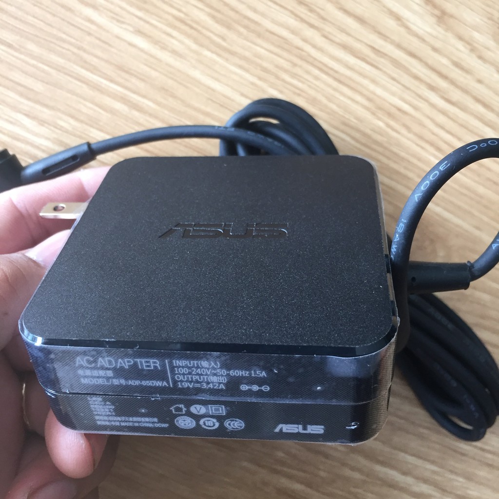 (ADAPTER) SẠC LAPTOP ASUS 19V 3.42A (65W) (Vuông, Đầu nhỏ) kích thước đầu ghim (4.0 x 1.35 mm)