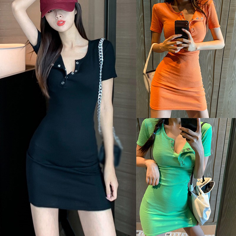 Đầm Tay Ngắn Cổ Tròn Phối Nút Gài Thiết Kế Màu Trơn Thanh Lịch