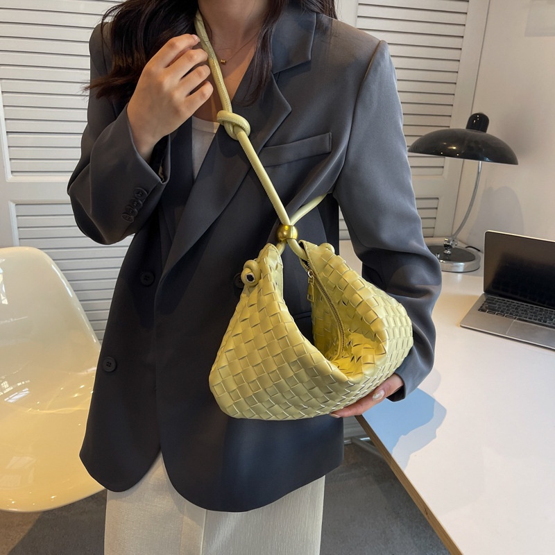 Túi Đeo Chéo Một Dây Dệt Thời Trang Phong Cách Phương Tây Mới 2022 Dành Cho Bạn Nữ