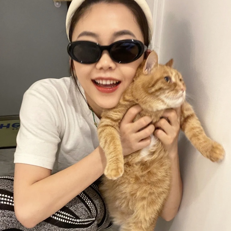 (KIQI-FASHION) COD Kính Mát Gọng Oval Chống Tia Uv400 Phong Cách Phương Tây Thời Trang Cho Nam Nữ