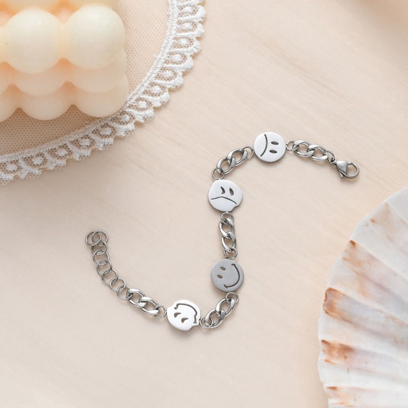 Vòng Tay Thiết Kế Đơn Giản Hình Mặt Cười Xinh Xắn