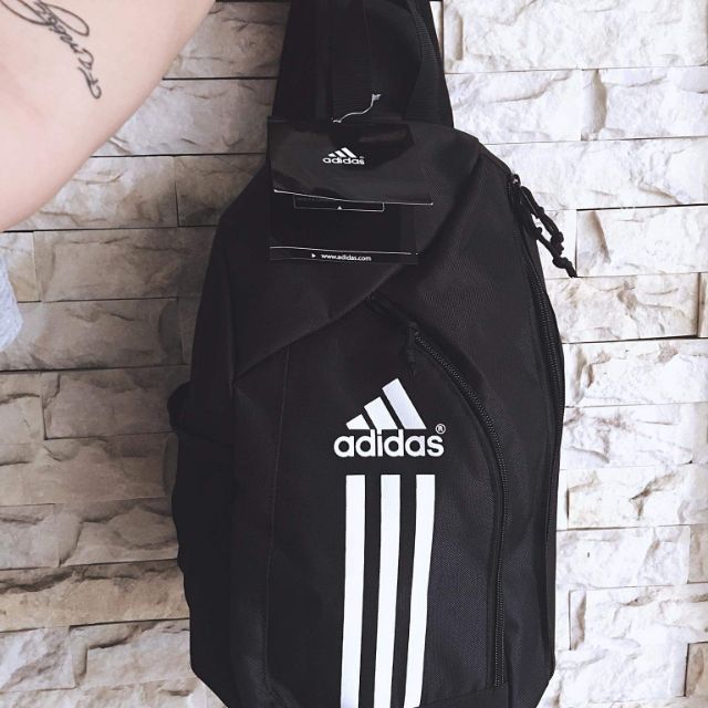 Túi chéo adidas kích thước 40x20