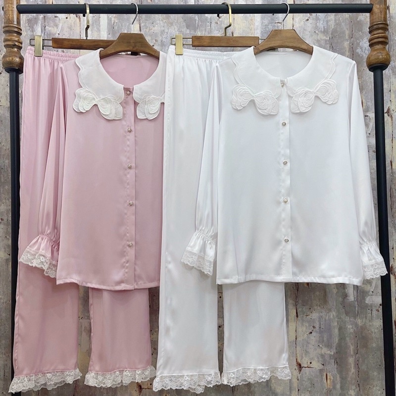 Pijama bộ lụa bánh bèo viền ren trắng
