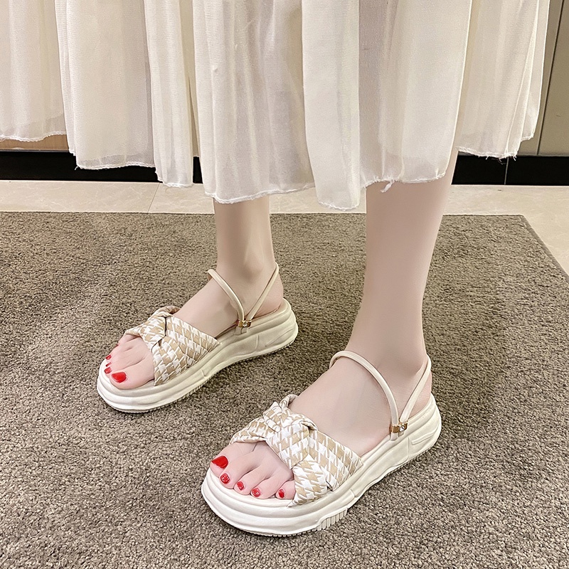 Xăng đan Đế Bằng Hai Cách Mang Thoải Mái Thời Trang Hàng Mới Dành Cho Bạn Nữ