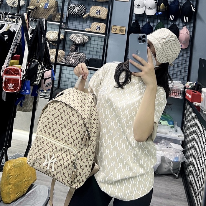 ✅  Balo NY NEW YORK YANKEES MONOGRAM BACKPACK Black 32BG10941-50L CÓ SẴN HÀNG | CHUẨN XUẤT DƯ 1:1
