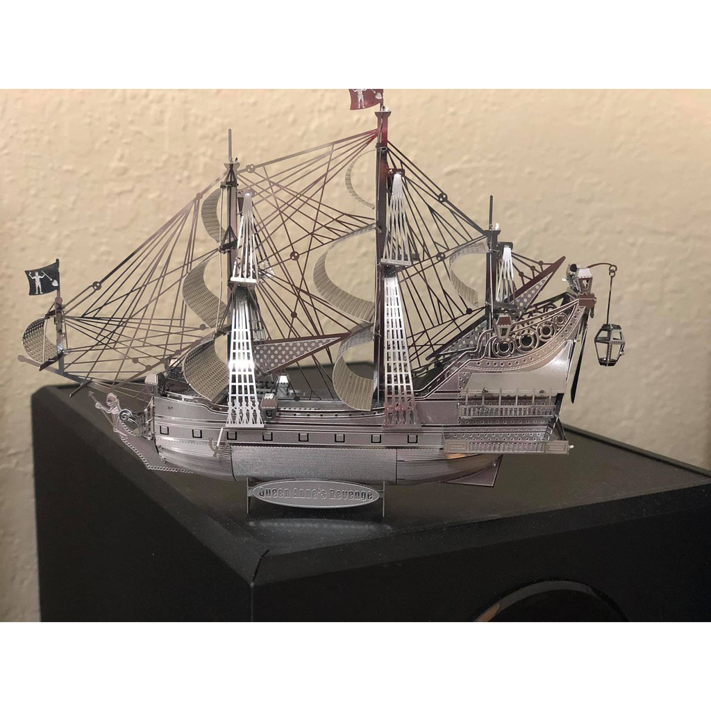 Mô Hình 3D Kim Loại Tàu Queen Anne's Revenge Trong Phim Cướp Biển Vùng Caribe