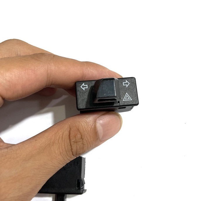 Công tắc Hazard Wave 110 | Wave 100 | Wave 50cc và các loại xe Honda