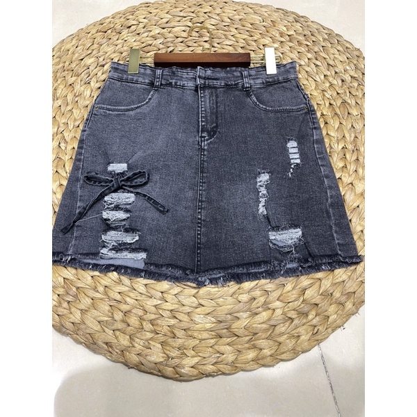 Quần váy jean BIGSIZE lưng cao phom A, trên gối bên trong có quần short, co dãn mạnh 4360 MLJ 70kg 80kg