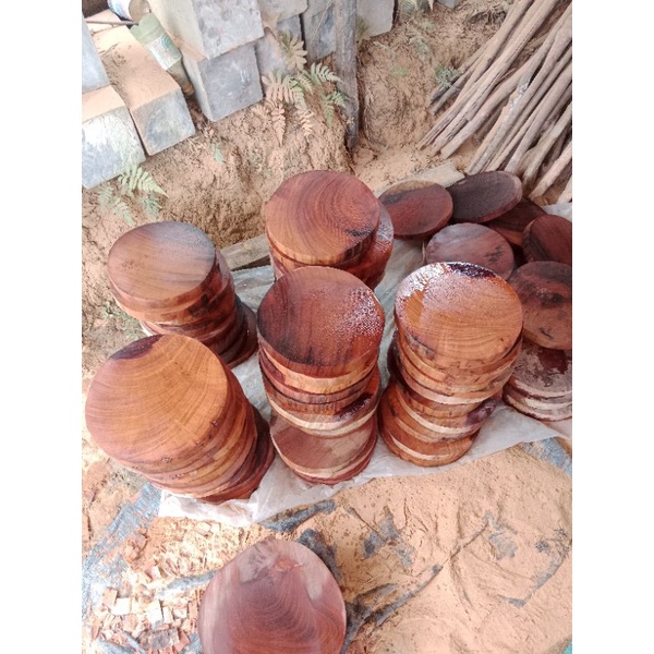 Thớt gỗ nghiến không tâm d27×4cm chuyên chặt và thái