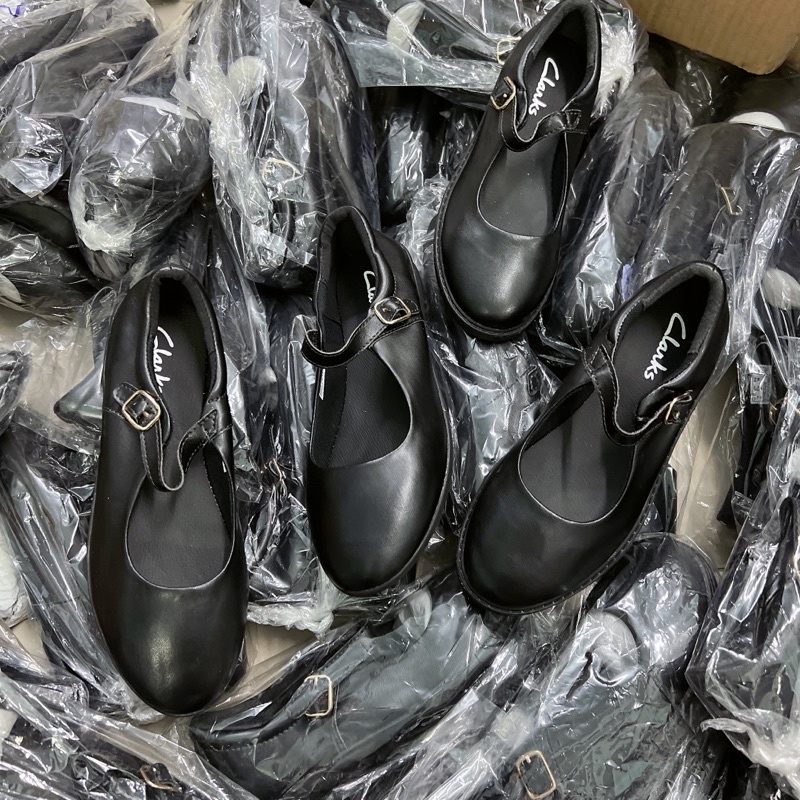 Giày bup bê Clarks cho Mẹ và Bé