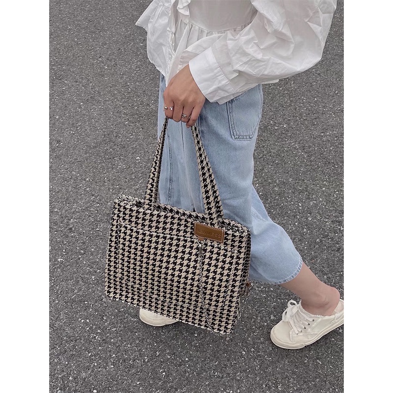 Memoria | SẴN Túi tote đeo vai gắn tag hoạ tiết houndstooth