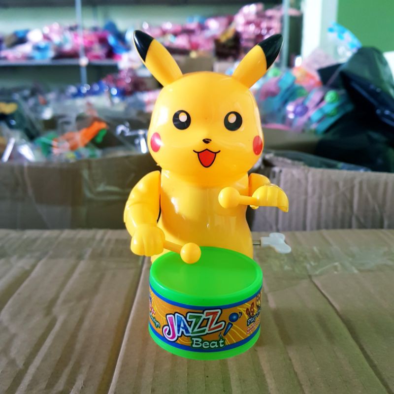 Đồ chơi pikachu đánh trống vặn cót