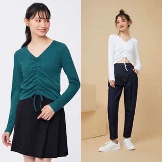 Áo thun tăm nữ dài tay cổ tim rút dây phía trước xinh xắn của GU - Nhật Bản