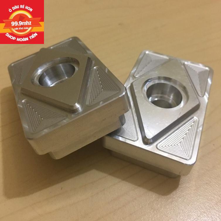 Nắp Tăng Sên Âm Exciter/ Winner/ Sonic/ Satria/ Raider Nhôm CNC Kèm 2 Ốc Lục Giác 8li40 Mẫu Hình Thoi