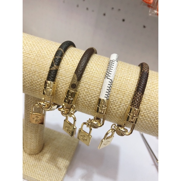 vòng tay thời trang cá tính
