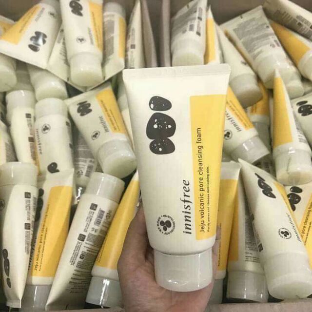 Sữa rửa mặt innisfree Tro núi lửa Jeju