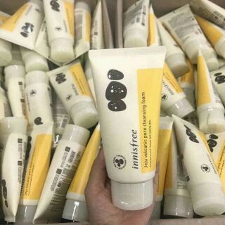 Sữa rửa mặt innisfree Tro núi lửa Jeju