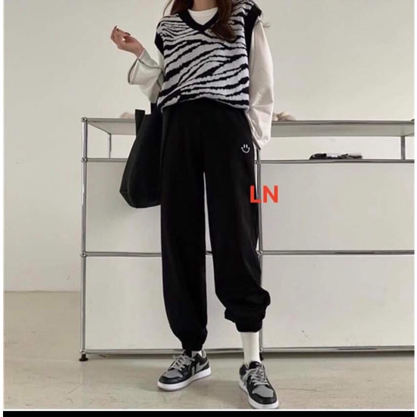 Quần boom logo mặt cười- Quần Chất da cá  form rộng chun gấu,